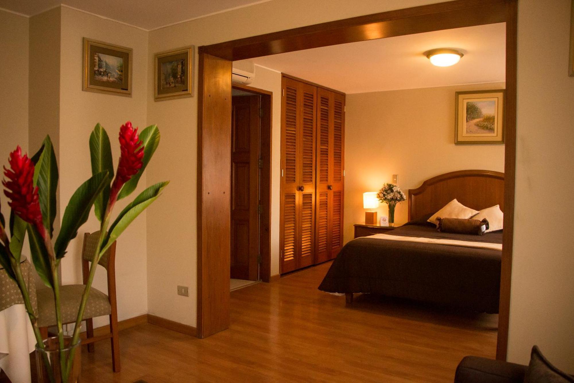 לימה Hotel Britania San Borja מראה חיצוני תמונה